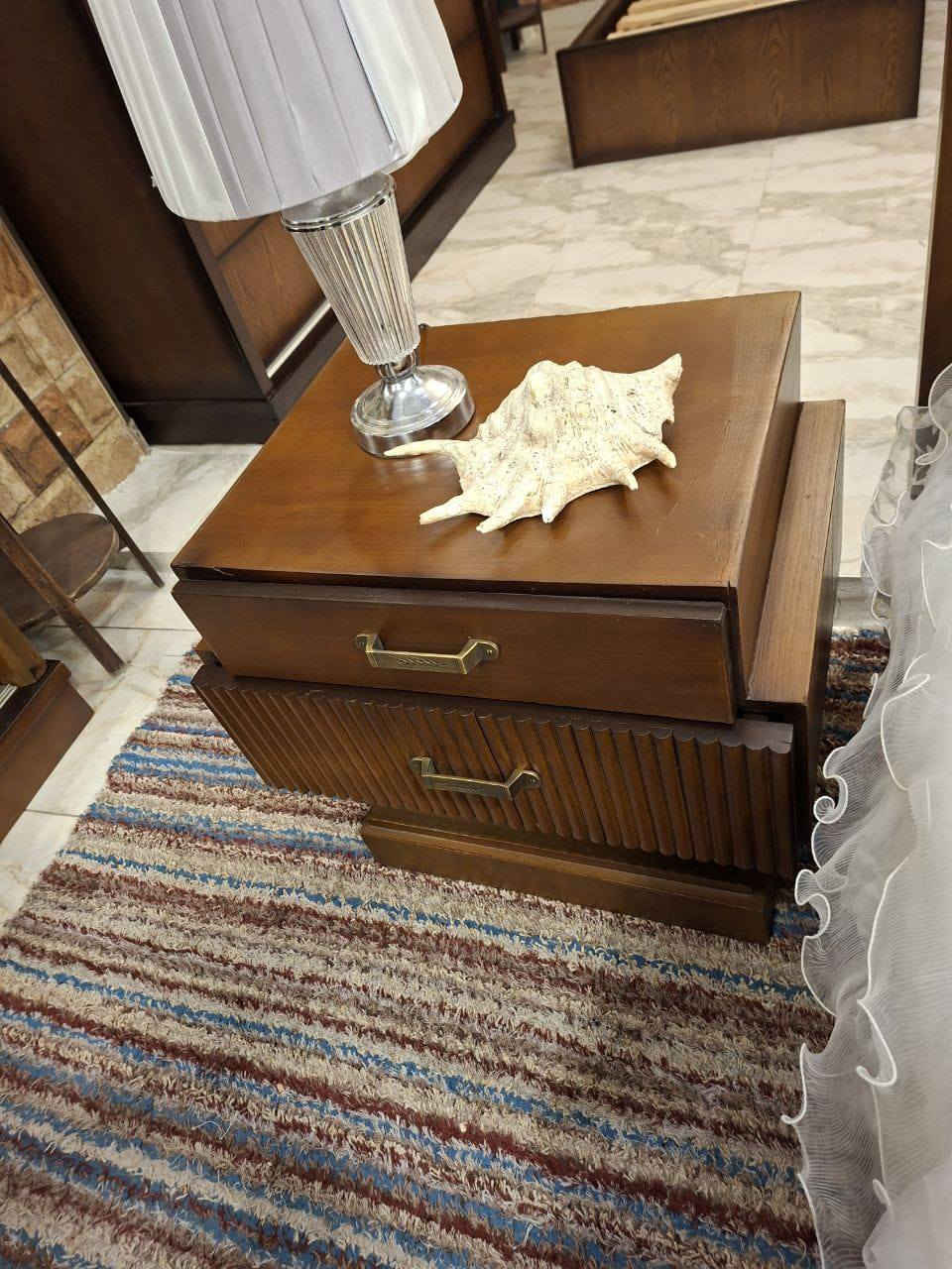 غرفة نوم ماستر 🛌 ثقيله 👌🏻 و فخمه جداً 🤍 عمق 60-سم ، خشب لاتيه 18 🪵أندونيسي ماركة الدب و زان🪾بالكامل ، دهان  فاخر جدآ ،👌🏻 ( مواصفات و تفاصيل مميزه 💛✨بالإضافة لجودة التشطيب العاليه 👌🏻) ✅
.


**إذا كنت صاحب هذا الإعلان وتريد حذفه لأي سبب، رجاءا أرسل رسالة إلى الدعم الفني**