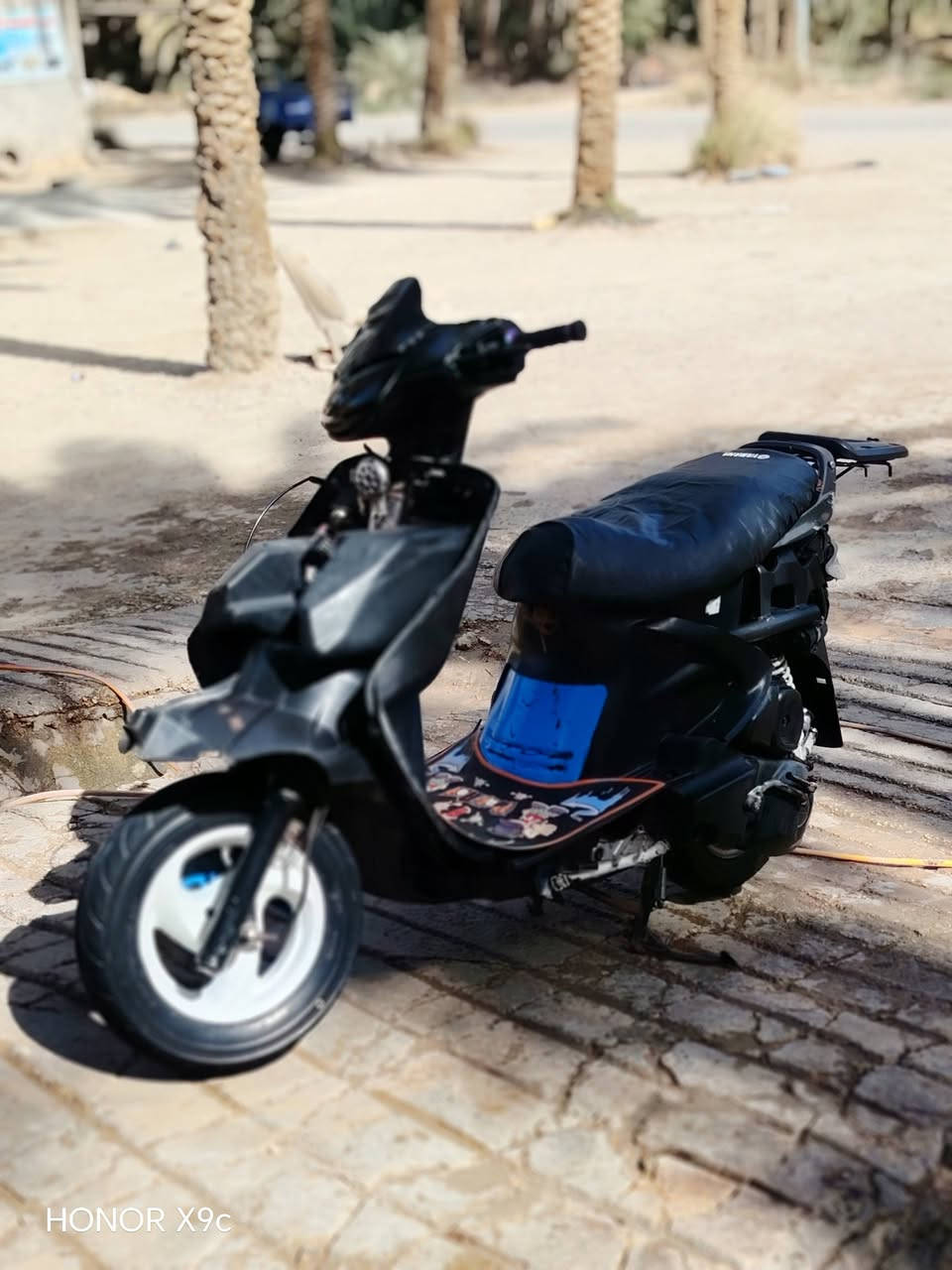 السلام عليكم فراشه فحل للبيع مامفتوحه جاهزه من كلشي عوزه فقط كفر سلف هندر شغالات والكهربائية جاهزه السعر 475وبيه مجال الاستفسار ***********
