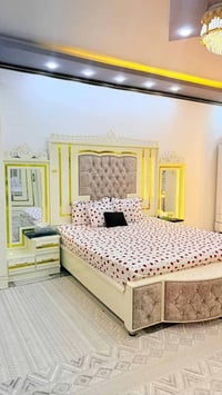 غرفة اخشاب نظيفه خشب عراقي تسكام مابيها اي شي مكسور اناره بالميز وبالج...