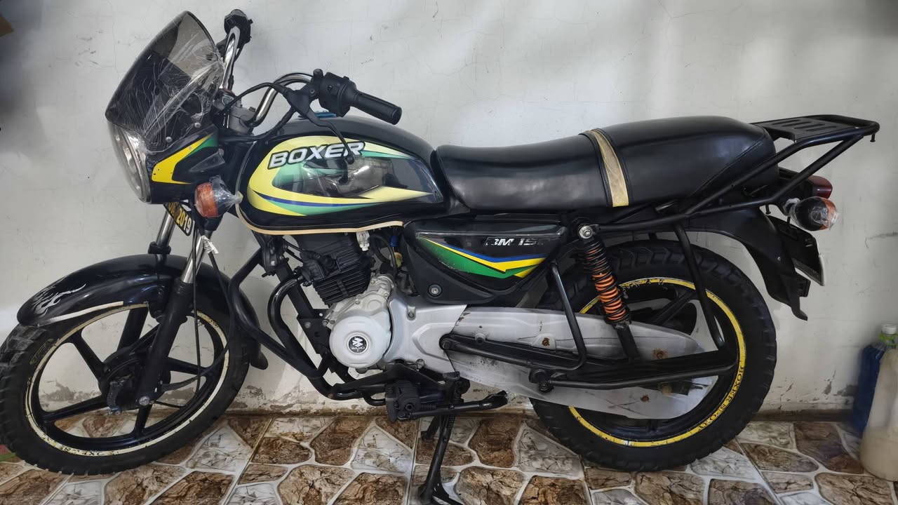 بوكسر 19 كفاله عامة مكاني ديالى بعقوبه 
مرقمه بأسمي 
مليون و500 
*********** واتساب فقط
