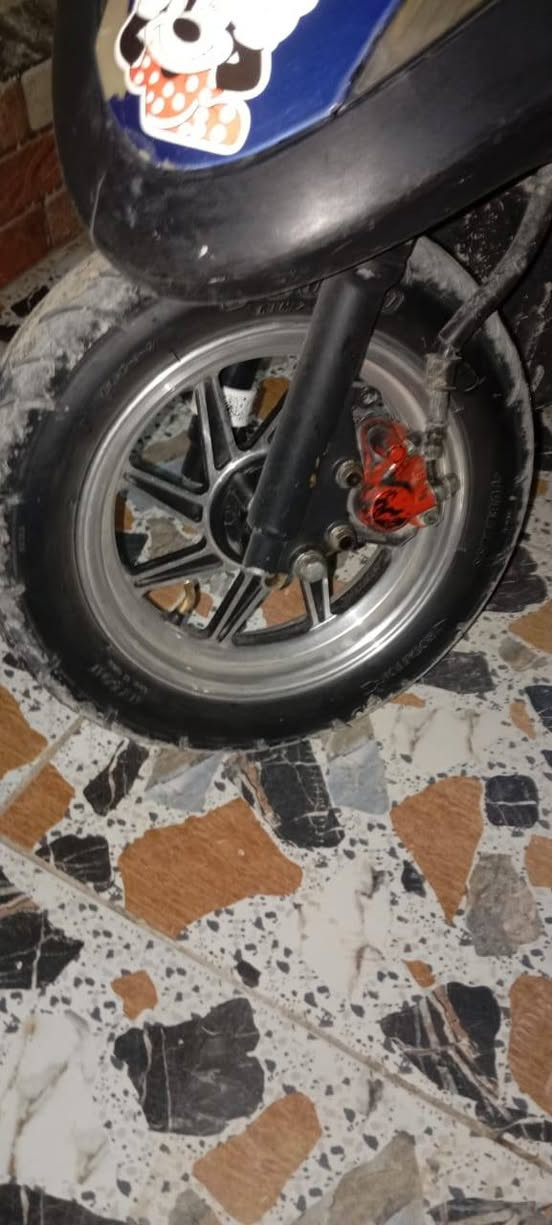 سلام عليكم دراجة للبيع ماكس عدلة بوشة 49 مكينة مامفتوحة بس الكفر الامامي مبدل صالنصه رياضي كهربائيات كلهة شغاله  المكان ديالئ بعقوبة
سعر 575 بيهة مجال للاستفسار ; ***********
