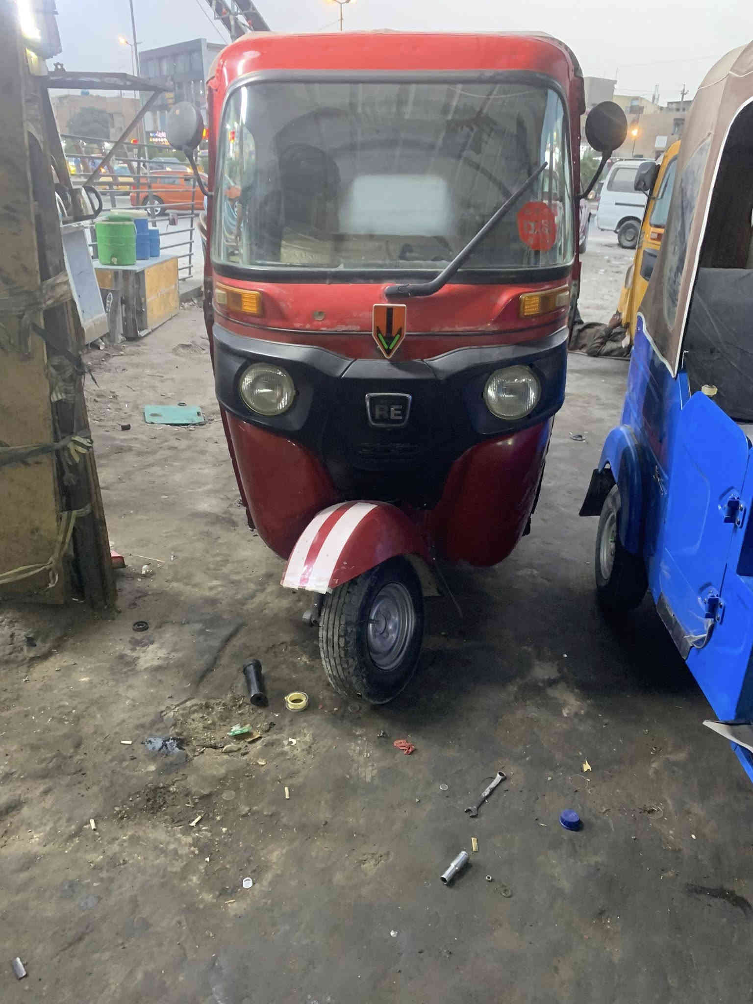 إسلام عليكم تكتك للبيع مديل 18 أوراق شرط اوياك للترقيم تكتك ربع متصرف عليه جاهزه كبل للشارع بيه مكينه عشرين اتخبل لا تنقيص ولا تبخير تكتك بيه نصبه عشرين مال واحد أيريد أيعيش لسعر 3800مكاني بغداد لشعب /***********
