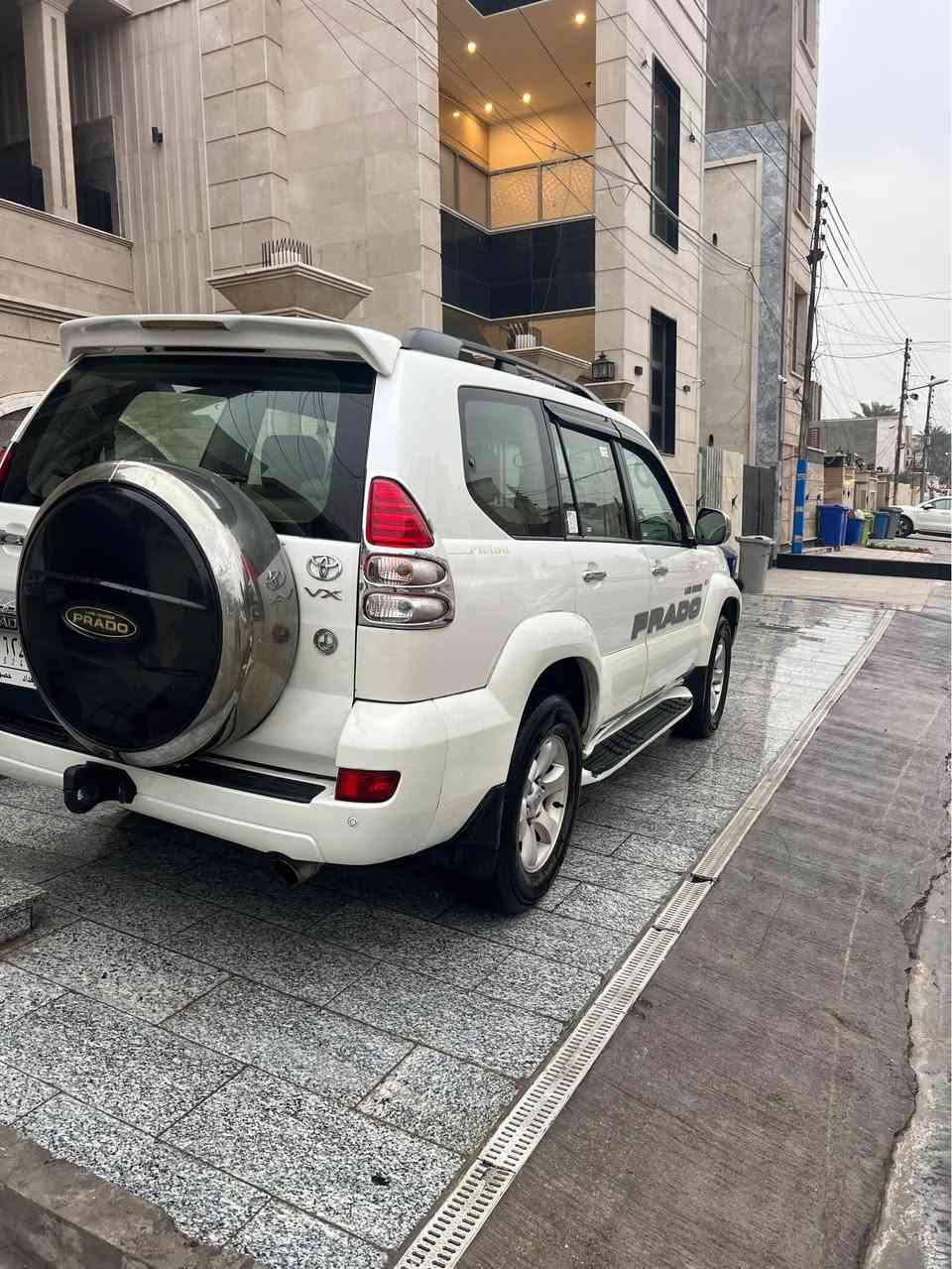 السلام عليكم للبيع برادو vx موديل 2008 خليجي مواصفات فوول مواصفات ال vx معروفه السياره ماشيه 173 الف كيلو رقم بغداد تحويل مباشر بيه تكحيلات بالكشر الخارجي تلحيضات السعر 163 ورقه وبيه مجال مكان السياره بغداد العامريه رقم تلفون *********** بغداد, العراق
