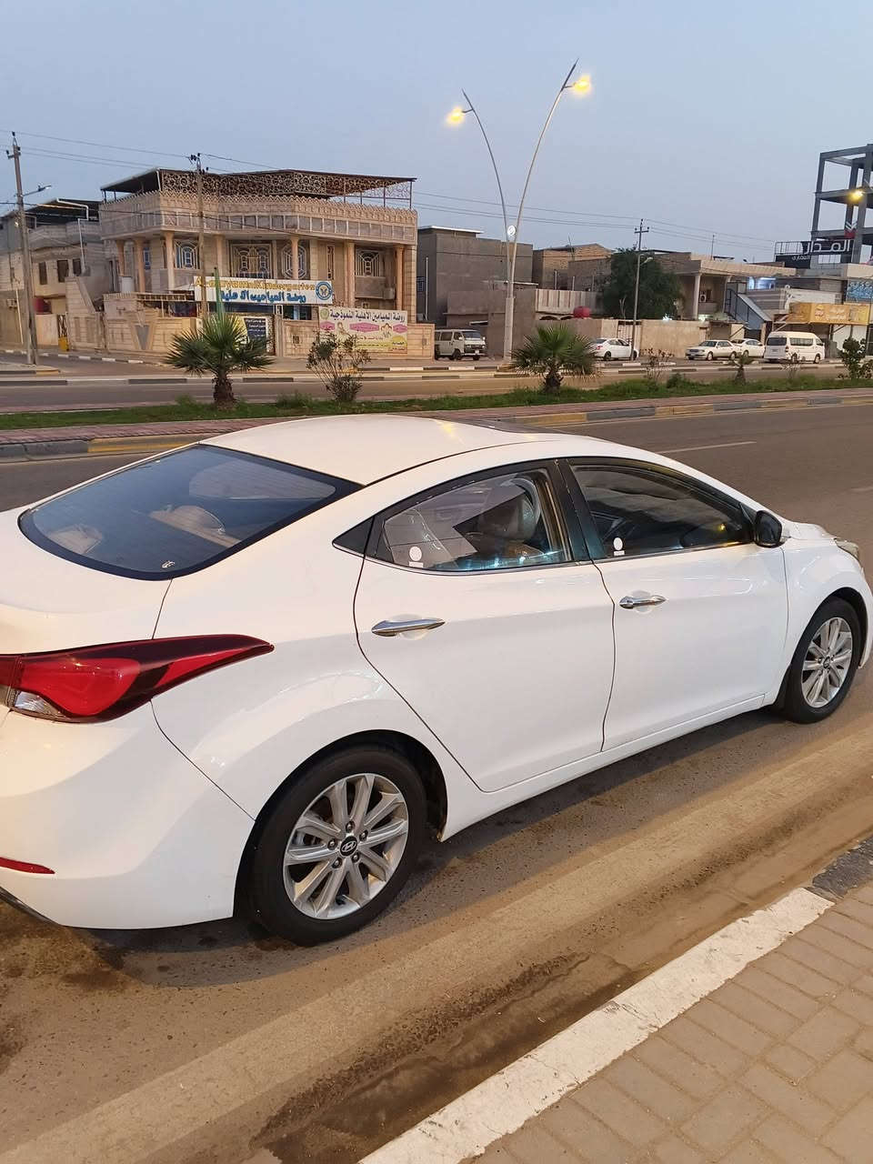 السلام عليكم ..
النترا 2016 خليجي محرك 1800 دواخل بيجي بأسمي السنويه تنتهي 29 السعر 120 وهذا رقمي *********** مكاني البصره ..
