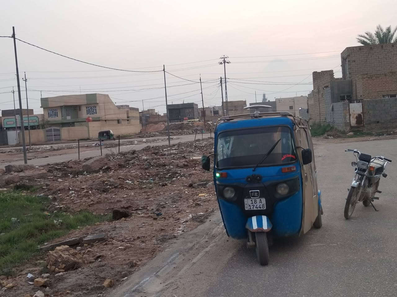 قطعه البيع مساحه ٢٦٥ متر طابو صرف بستان مفروزه كامله تحويل مباشر موقع مقابل بهاء عيدان رابع قطعه
 ع الشارع  كامل للتواصل ***********
