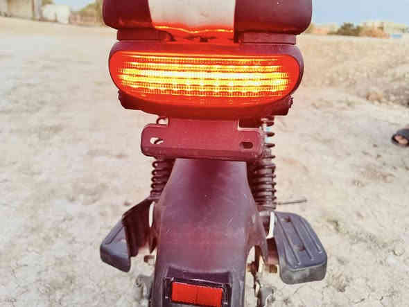 سلام عليكم دراجه شحن حجم 14بطاريات ماصار سبوع من بدلتهن كهربائيات كلها شغاله مثل ماتشوف بالصوره سعره 200 وبي مجال مكاني ديالى دلي عباس سراجق. ***********متواجد فقط وتساب.
