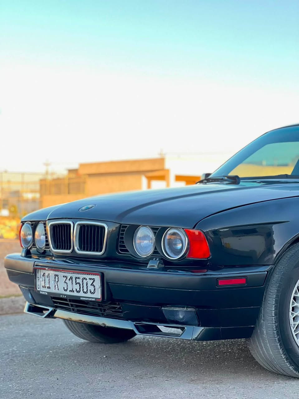 السلام عليكم للبيع BMW525مسكر عدل موديل 1992 بغداد الدولي فول اوتو  سلايد روف كشن كهرباء مري منفصل تبريد قطعتين بدون ضرر فقط صبغ جماليه شرط التحويل والغرامات سعر 65$ وبيها مجال مكاني صلاح الدين ***********
