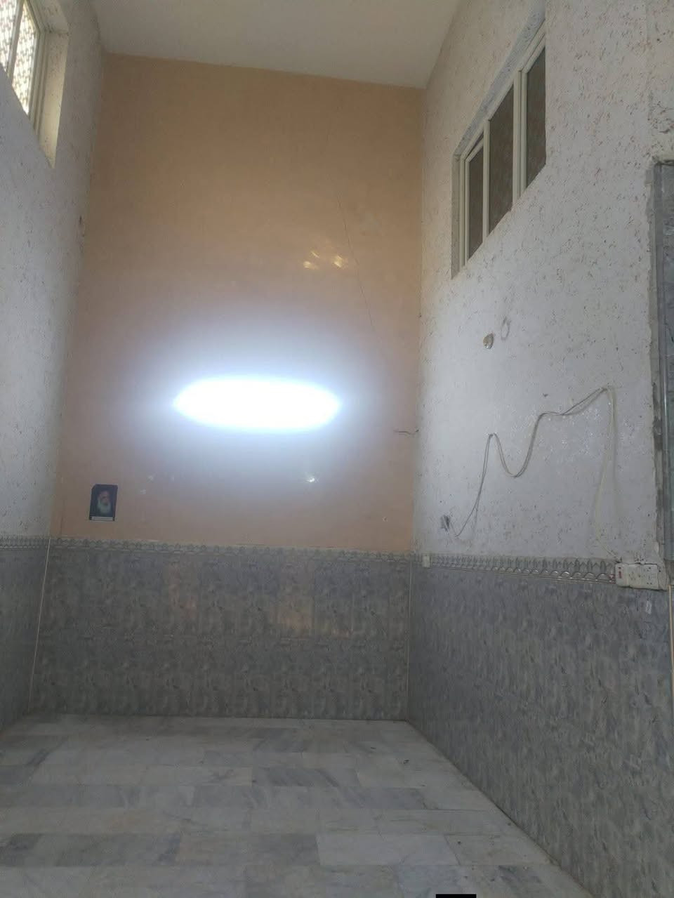 بيت للايجار 100 متر 
نجف حي الميلاد بداية شارع مزرعة سيد علي..
... طابق ونصف.. خريطة مربعة.
الطابق الاول يحتوي على غرفة وصالة ومطبخ واستقبال وصحيات..
الطابق الثاني يحتوي على غرفة..
سعر الايجار 325 الف


**إذا كنت صاحب هذا الإعلان وتريد حذفه لأي سبب، رجاءا أرسل رسالة إلى الدعم الفني**