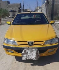 بيجو باص صفرة بغداد ٢٠١٥  بنيد مبدل مع ضربه صغيره في الجملغ الخلفي  سي...