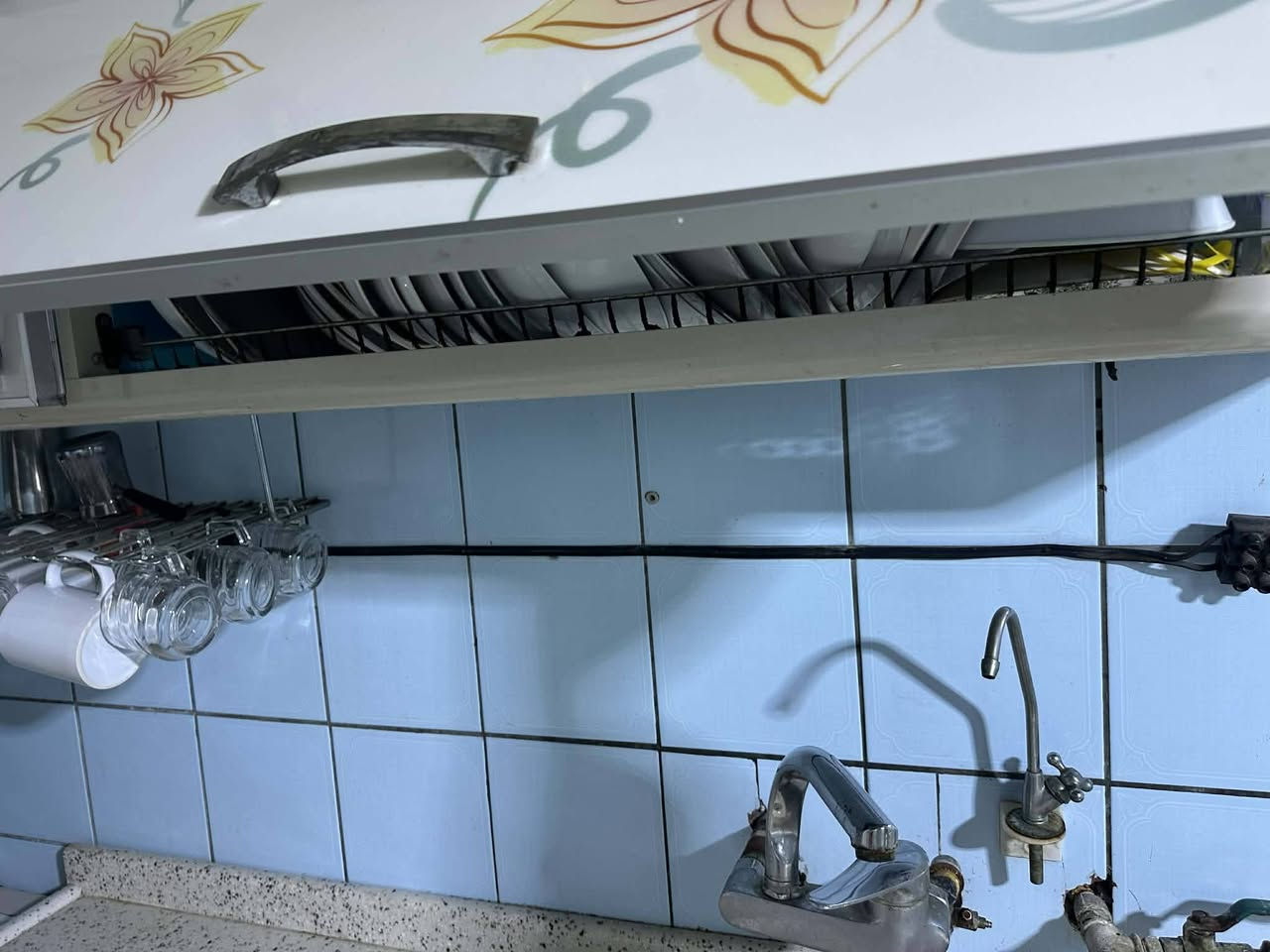 كاونتر تفصال عراقي مفصليه ب3 مليون كامل هو والسنك مرمر الكاونتر المنيوم داخل خارج مفصل تفصال اصلي وشغل من هذا الثكيل نضافه عاليه اضرار بسيطه كلش رايديه هو والمرشحه ( الطباخ مو للبيع )السعر 650 الف المكان بغداد شارع فلسطين لايوجد توصيل


**إذا كنت صاحب هذا الإعلان وتريد حذفه لأي سبب، رجاءا أرسل رسالة إلى الدعم الفني**