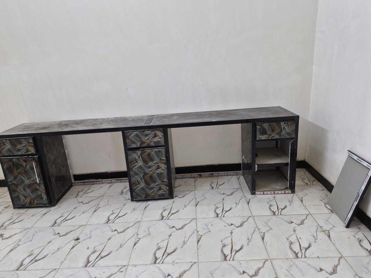 ■■مرحبا....عندي غراض للبيع ■■
■ميز المنيوم السعر 200الف الميز بي بس باب خالع 
■مروحة سقفية سعر 15الف وبي مجال 
■تعلاكة خشب حطاطة سعر 20الف وبي مجال 
■منشر هدوم سعر15الف وبي مجاى 
■دوشك ضغط عالي سعر 19الف وبي مجال والدوشك جديد 
■جرباية حديد سعر 15الف وبيهة مجال


**إذا كنت صاحب هذا الإعلان وتريد حذفه لأي سبب، رجاءا أرسل رسالة إلى الدعم الفني**