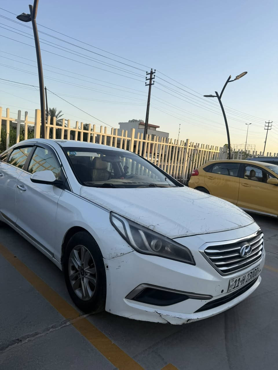 سوناتا وارد امريكي موديل ٢٠١٦ رقم بغداد انكليزي . لون ابيض صدفي حادث امريكا بابين بالصور والسونار بيها تكشير لون معروف بهل الموديل. كير محرك تبريد كهرباء اطارات جاهزه صدر أمامي خلفي جديد. باسمنا بدون غرامات تحويل مباشر. ترههم مراوس بأحدث ٢٠٢٠ وفوك. مكانه بغداد 
السعر 115 وبيها شي جداً بسيط 
رقم صاحبها ***********
