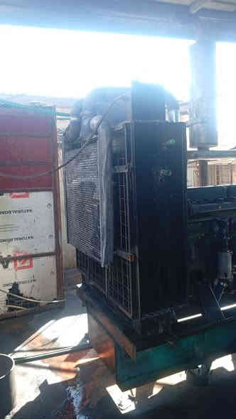 سلام عليكم مرخصه مدير الكروب المحترم مولد اسكانيا ١١٣مكينه خير من الله لا صرف ولا تبخير سايس ١٠
توليد ٣٠٠ كيبلاتها بيهه تجي اتحمل عليهه تقتنع تاخذها وتروح 
السعر ٦٥ وبيهه مجال 
العنوان بغداد الحسينيه الراشديه الهاتف***********
