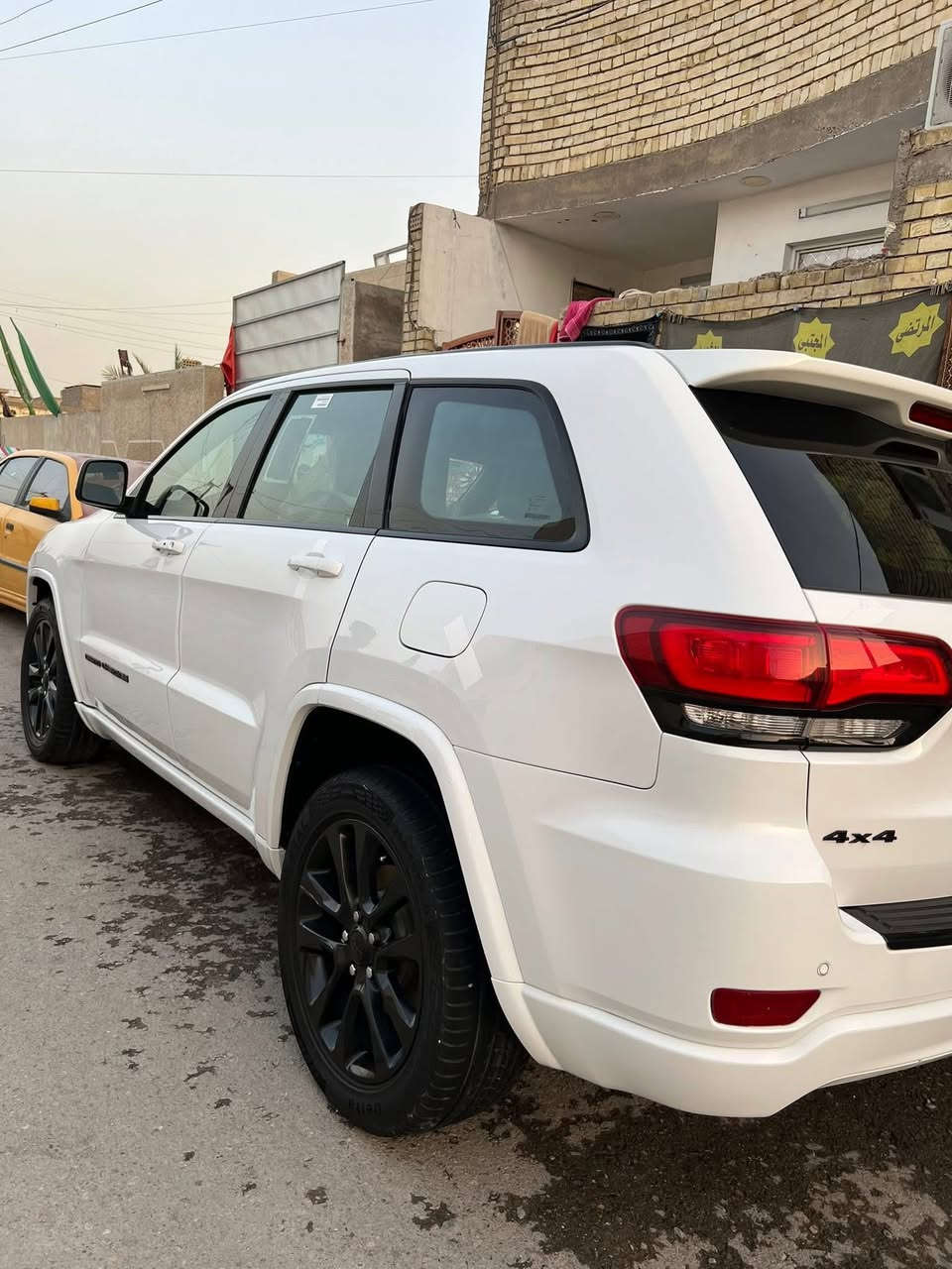 جيب كراند شيروكي 2018
رقم أربيل بسمي  مواصفات

(بلاك توب) 

 بصمه تشغيل

بصمه ابواب

تشغيل عن بعد 

جنطه كهرباب+شفط

كشنات شامواه مع جلد

كشنات تدفئه +تبريد 

تدفئه ستيرن 

فتحه قماره

كرسي كهرباء

هيتر مري جانبيه

شاشه كار بلي 

دفع رباعي 4X4
باقي المواصفات معروفه 

صور الحادث بل منشور سياره بدون ايرباك

***********  بغداد    سعر ٢١٧
