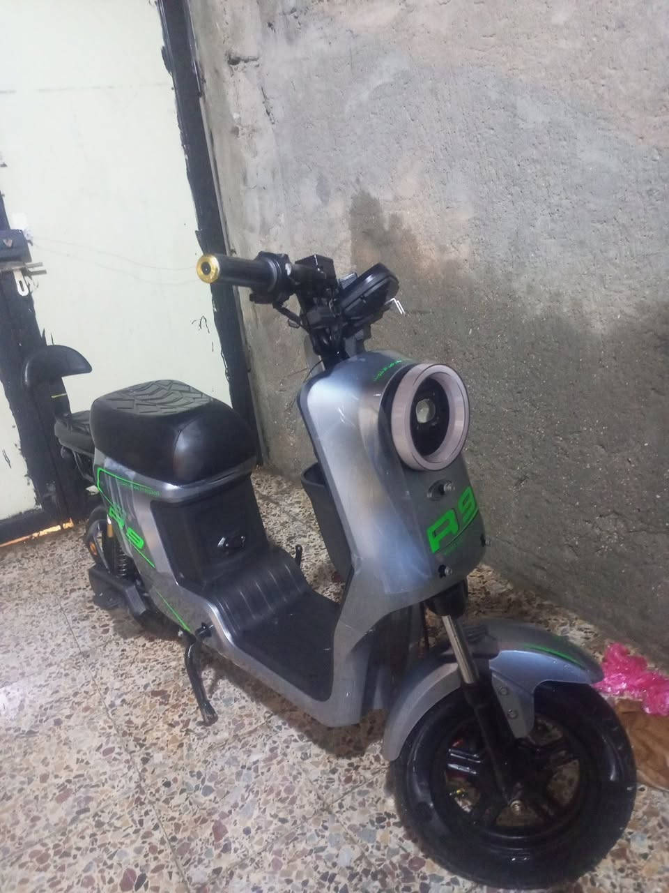 سلام عليكم دراجه للبيع موديل 2026جديده صارلي من مشتريه 10ايام بطاريات 32 سعر 510وبيه مجال موقع البصرة القبله  للشراي الواتساب ***********
