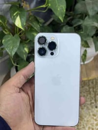 ايفون 13برو ماكس الذاكره 256  بطاريه 100  بي خلل بسايط وأي فأي شوي يشك...