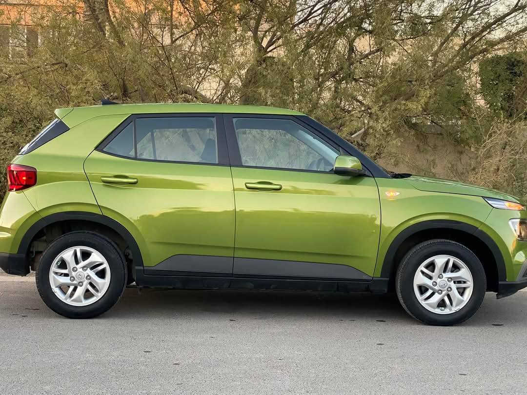 السلام عليكم ...
هونداي فينو ٢٠٢٢ وارد امريكي 
محرك دوش  ٤ سلندر ١٦٠٠ دبل نوزل
رقم اربيل بأسم شركة ( وكالة او تحويل) 
اللون مميز اخضر تفاحي 
حادث بسيط مرفق بالصور المرفقة بالمنشور

* رادارات امامي وخلفي
* كامرة خلفية 
* تحديد مسار
* مثبت سرعة 
* تحكم ستيرن جهتين
* شاشة ايباد تدعم Carplay
* ايرباك مصلح درجة اولى 

** ( السعر ١٢٥ ورقة ) 

** مكان السيارة / الفلوجة 

للاتصال او التواصل ***********
