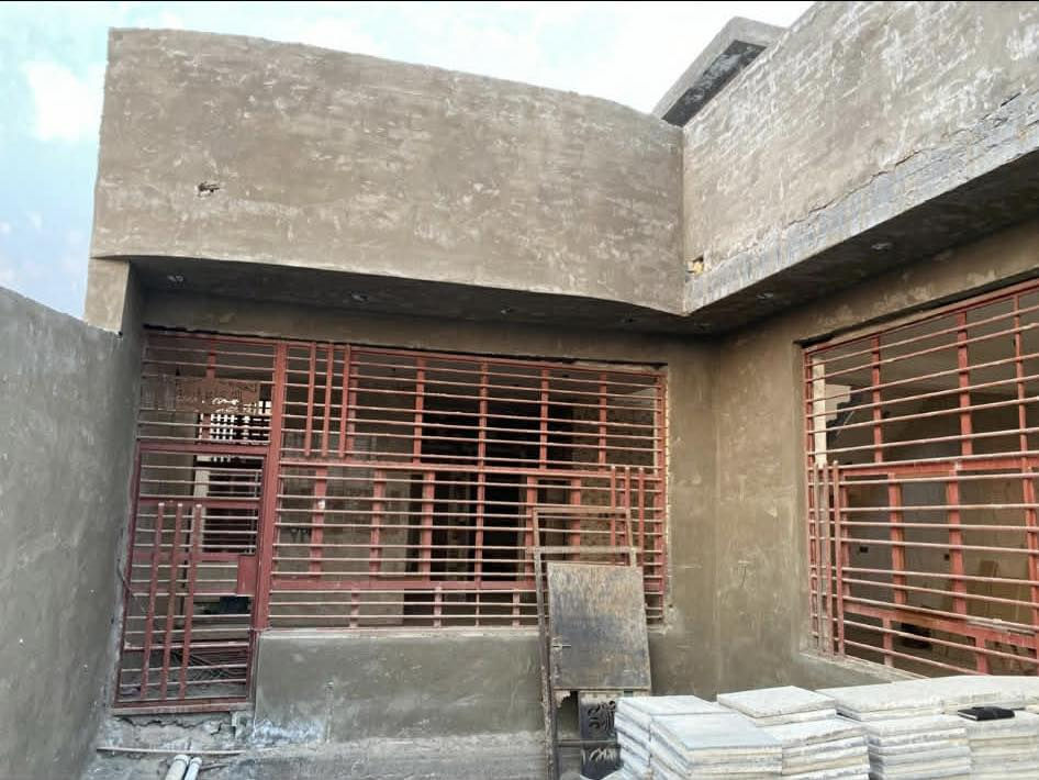 السلام عليكم
بيت للبيع المساحة 200 م طابو ملك صرف سند 25 مستقل  على طابو الكاظمية في نهاية منطقة السوداني ال11 الف  بناء 2025 رقم القطعة 11156

بناء حديث يحتوي على كراج وصالة ومطبخ وغرفة عدد 2 وصحيات عدد2 ومناور 2 و بيتونة وسطح  نقص فقط تشطيبات بسيطة 

للاستفسار اكثر الاتصال على رقم ***********
***********
