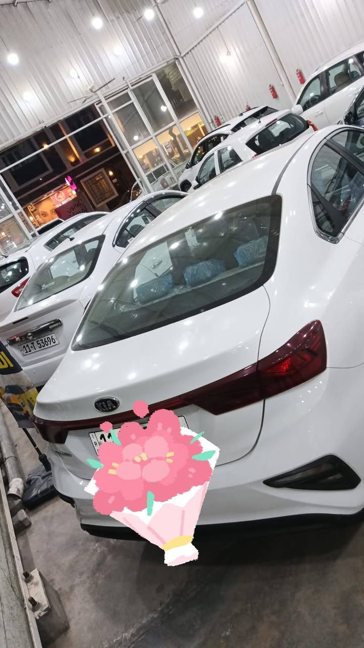 السلام عليكم 
كيا سيراتو خليجيه شركه الدوله 2020 ،ماشيه 43 كيلو مكفوله عام ماعدا مكانين بارد اقل الشبر ،مواصفات محرك 1600 دوش فتحه قماره تبريد قطعتين امامي خلفي كامره حساسات شاشه خمسه ويل كب اشاره مري ومري شفط دبل ايرباك غرفه ملونه سيارة جدا نظيفه وجديده كير محرك تبريد صدر مكفول رقم بغداد هزه وسنويه ورقم جديد بأسمي ،
السعر 157 
العنوان/بغداد ،الاعظميه قرب ساحه عنتر 
الهاتف/***********
