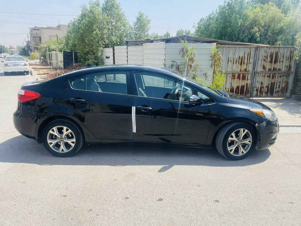 السلام عليكم كيا فورتي موديل 16 صبغ قطعتين بدون دواخل جملغ ايسر و بنيد سعر 110ورقه بيها مجال قليل مكان بغداد ستفساراتصل ***********
