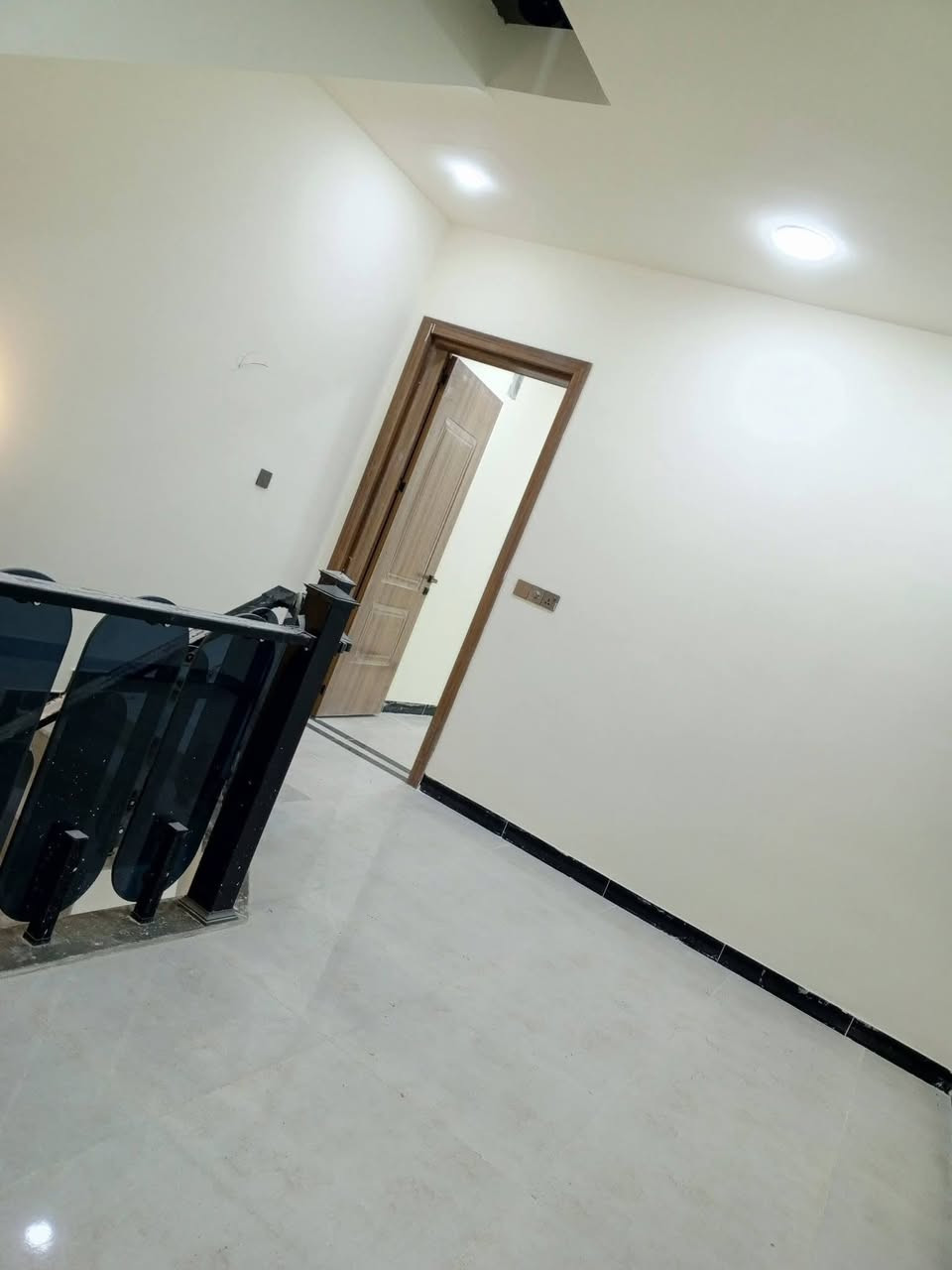 #الدينه دار للايجار بغداد الدوره البوعيثه مجمع سلطان
الدار زيرو جبسن بورد نقش مغربي المساحه 100م 
نضام نترنيت ستلايت كامرات دكت غاز خارجي 
3نوم صاله2صحيات2 ستقبال مطبخ منور بلكونه 
اجاره600بي مجال بسيط 

الحجز دار ***********وتساب
