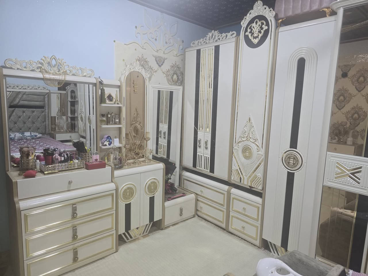 غرفة نوم تركي ١١ قطعة
للاستفسار والتواصل على الواتس ***********
