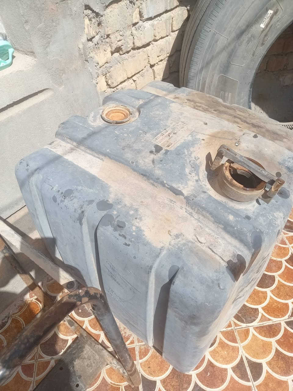 تانكي للبيع بلاستيك السعه٢٠٠ الاستفسار على الرقم ***********
