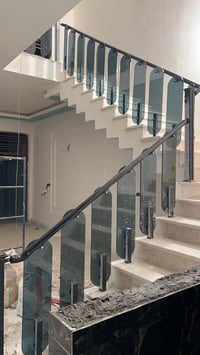 دار للبيع 200م  منطقة باب الحاره كافه الخدمات  تبليط مجاري 2غرف نوم 07...