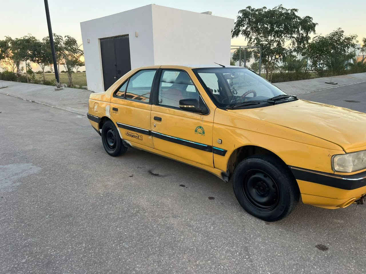 سلام عليكم بيجو 405 سياره جاهزه ومال عيشه سعره 14 وبيه مجال للشراي عنواني نجف سنويه عظم 
 
***********
