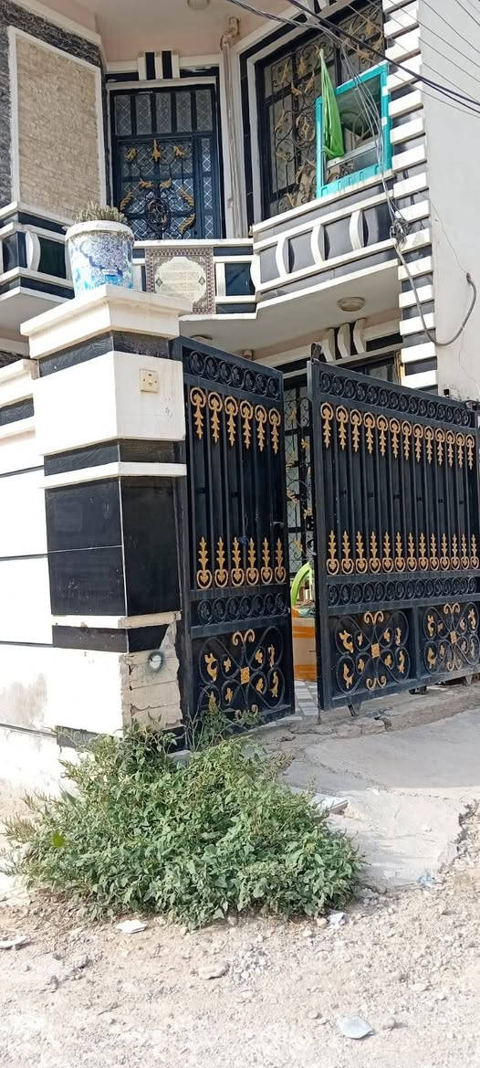 دار للبيع 
المساحة : 100 ركن 10.10
طابو زراعي حق التصرف وكالة ام الصورة 
الموقع : الزعفرانية نهاية شارع المعهد سده الجنابيين 
طابقين
غرف نوم عدد ٤
استقبال 
مطبخ معزول 
صحيات داخلية وخارجية عدد 3
3 مداخل للبيت 
بناء جديد 
خدمات كاملة ماء وكهرباء  ومجاري  
للاستفسار اكثر 
التواصل ***********
