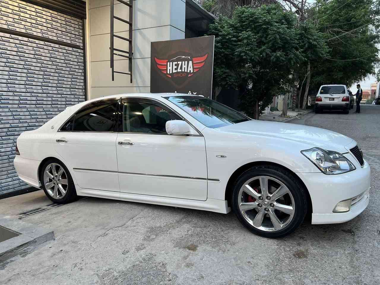 شاهینە ساخ ساخ 182 بێ دووکەڵ بێ بۆیاخ  دەعامیەکانیش بۆیاخ نیە سەیارەکە نموونەیە لە جوانیا  سێ دووگمەی فولل. جلد و سڵایت و هیتەر       سعر  ٩١ گەڵاو معامەلەیەکی برایەنە 
ژمارەی تەلەفوون:***********
