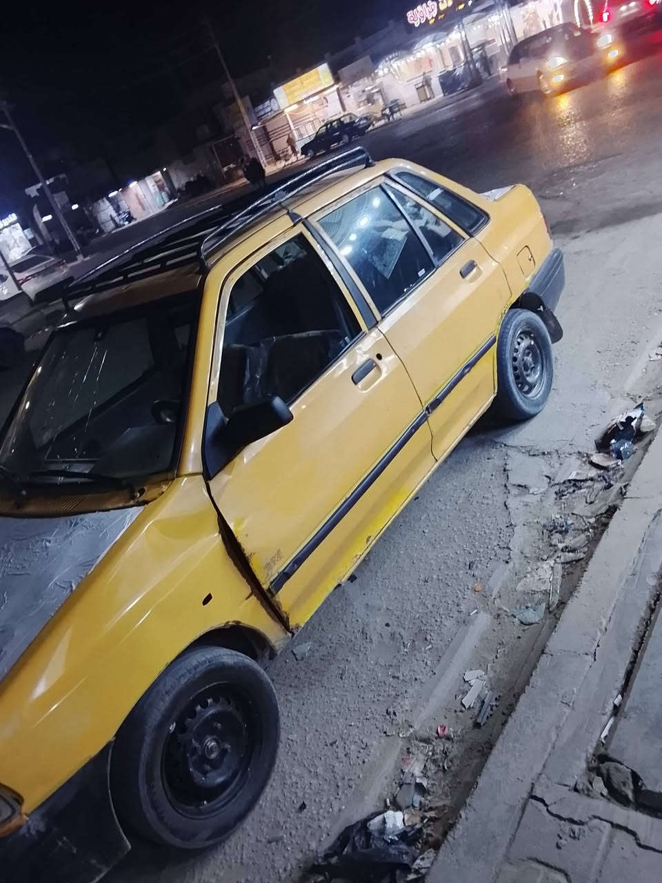 سلام عليكم سايبه صفره معروضه للبيع حداديه مكفوله مكينه وكير مكفولات ضمان ميه بل ميه  ما مسجله هيئه سعر السياره 15 ورقه السكن نجف حي نيسان رقم الهاتف ***********
