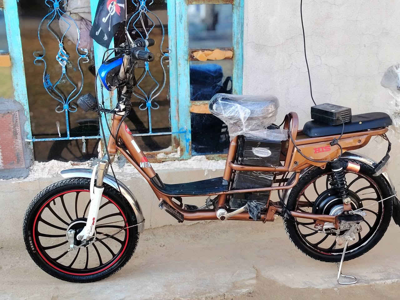 بايسكل شحن نوع هايس للبيع بطاريات جدد مشدودات بعد ماماشي بيهن جوابه جدد نضيف وسعر مناسب  
***********
***********
