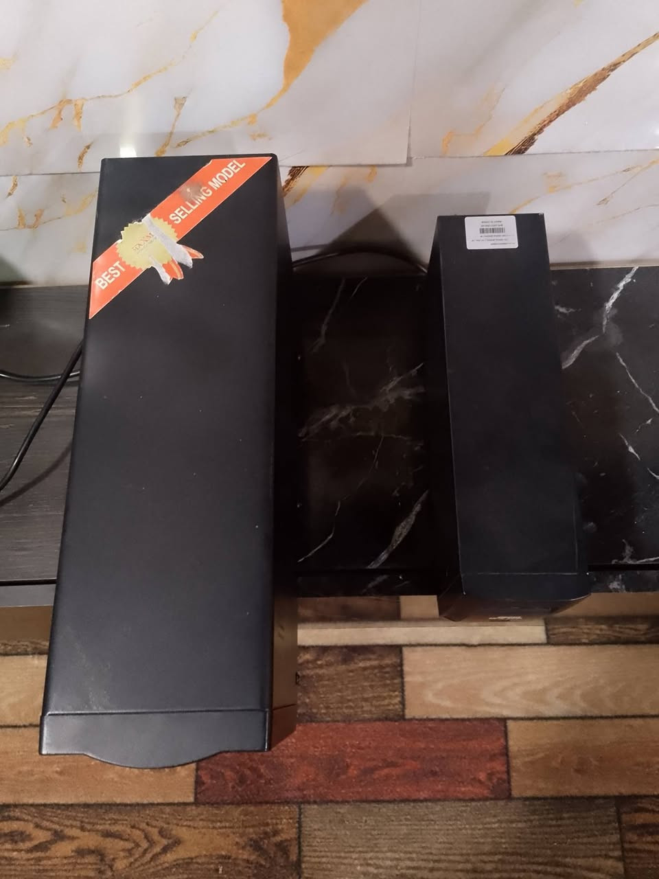 يو بي اس عدد2يشغل  كامرات او راوتر او شاشه  شرط الفحص السعر 75وبيهن مجال قليل العنوان منطقة البهادريه ***********
