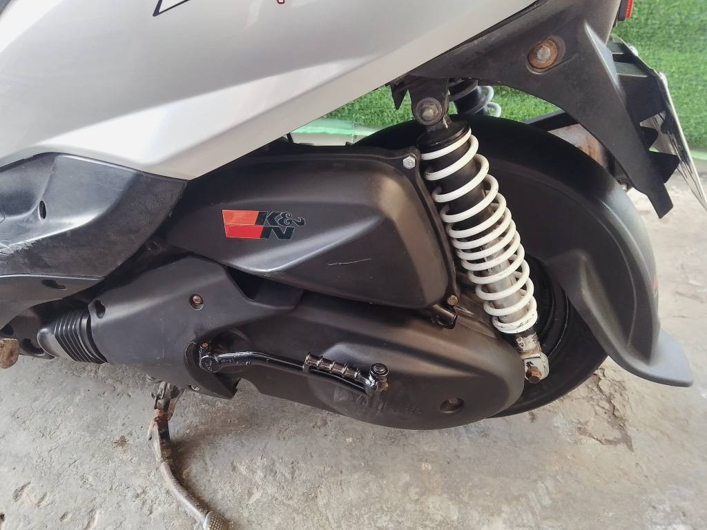 السلام عليكم 
ثعلب gtr كابريتر للبيع 
كاملة مكملة و احلة من الصور 
بيها منضومة led تخبل 
وعليها ويل gtr الخ..
دراجة كاملة مكملة مال جناي 🌺
*********** متوفر واتساب بغداد, العراق
