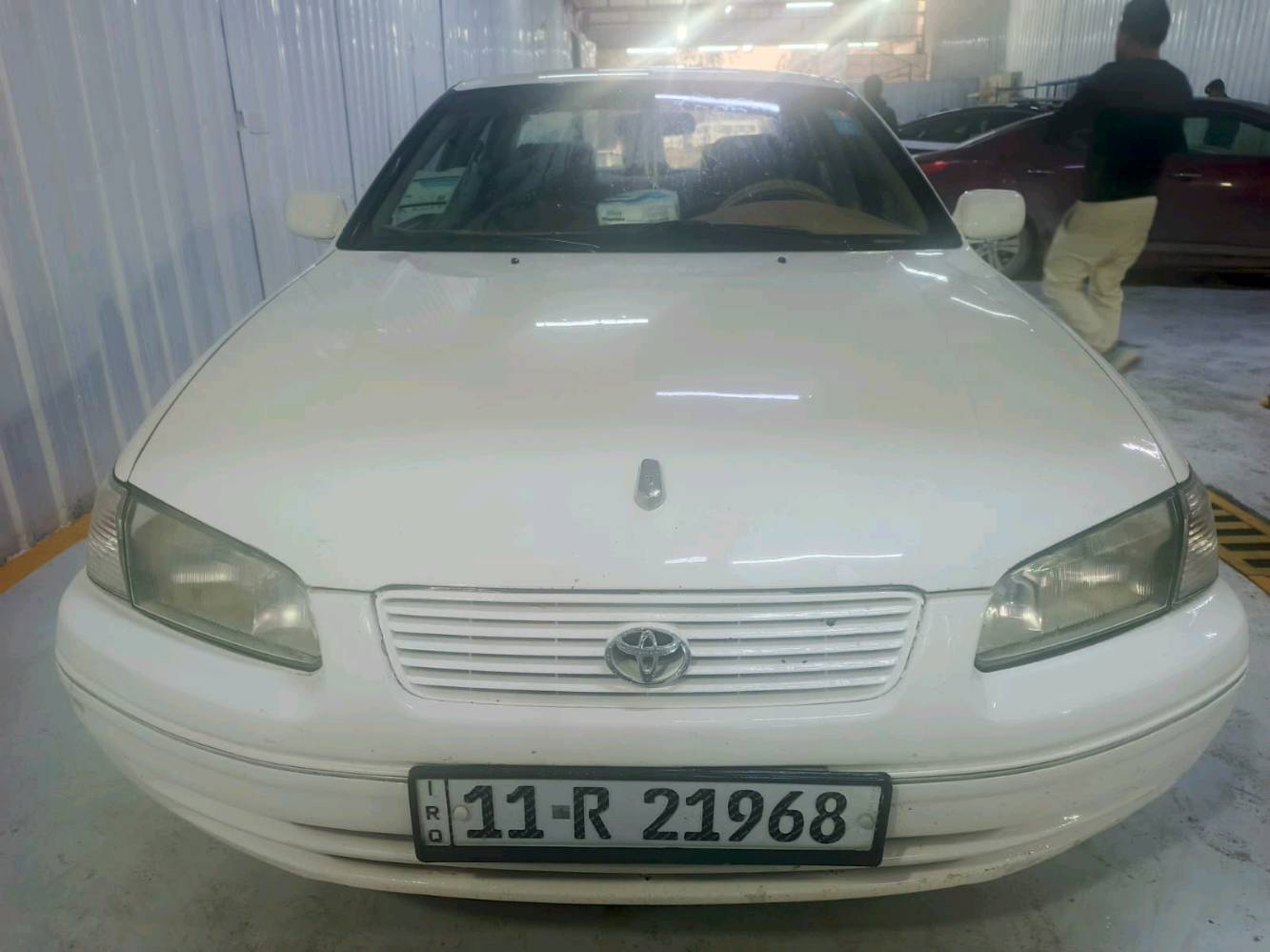 السلام عليكم سياره كامري للبيع موديل 2000خليجي رقم دولي سنويه 30 بيه قطعتين شغاله كامله كهربيات+ تبريد حت جلص الباب مابيه اي نواقص السعر77 وبيه مجال بصيط عنواني بغداد الدور 