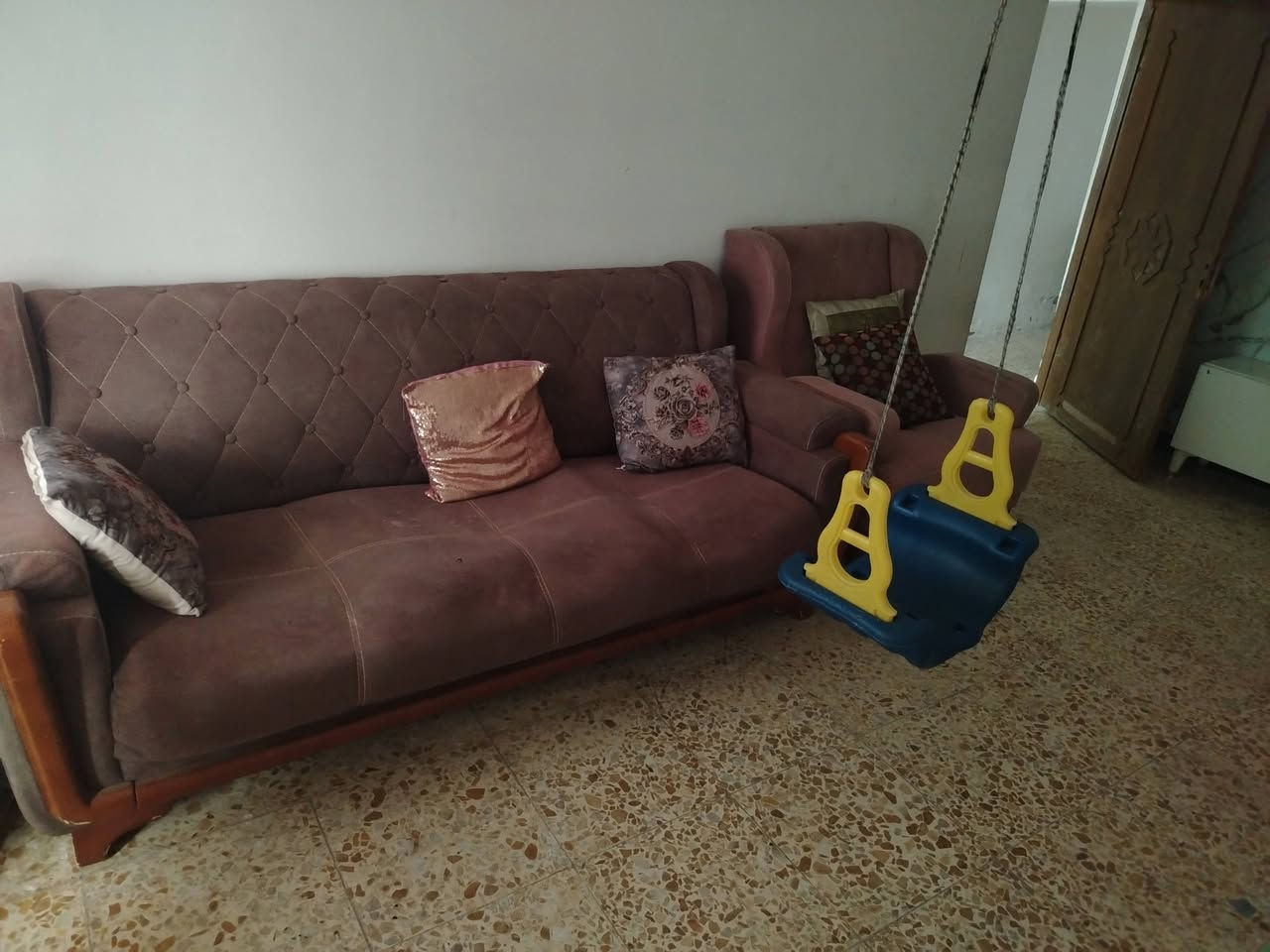 غراض بيت للبيع.. تخم ١٢٥. كاونتر ٧٥.. فرن مايكرو ويف حديث لمس ١٥٠ بي مجال استخدام كلش قليل.. قاصه ب ٧٥ وزن ٥٠٠ كيلو.. نص طن.... ميز نلفزيون ب ٤٠ بي مجال .. مكان كميره المشروع ***********
