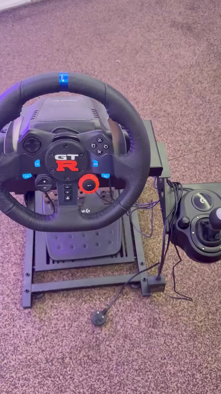 🎮 للبيع دركسون Logitech G29 كامل
- ويا القير + دواسات + ستاند  
- شغال تمام ونظيف  

📌 بيه ملاحظة بسيطة بالغطاء (ما تأثر)

💰 السعر:350 ألف
📍 الموقع: (السيديه)  

للتواصل خاص
***********
