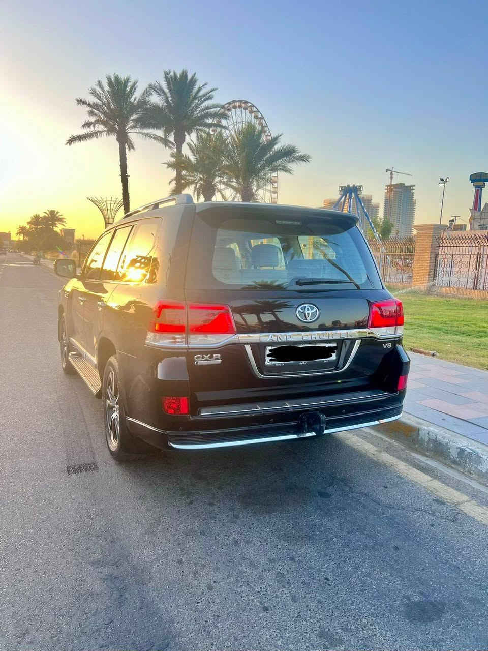 السلام عليكم لاندكروز لون اسود موديل ٢٠٢١ GXR   كارند تورن السياره ٨سلندر 4600 رقم بغداد بأسمي مكفول من الصبغ ماشيه ٧٠الف.
فتحة سقف 

بصمه تشغيل 

أبواب اربع بصمه 

صندوق كهرباء 

ويل ٢٠ 

دبل ماوس

٣شاشات

داخل جلد مقاعد كهرباء جهتين 

مري شفط 

حساسات أمامي خلفي 

كامره أمامي خلفي 

كروس سرعه السياره فول 

مكانه السيديه للاتصال ***********
