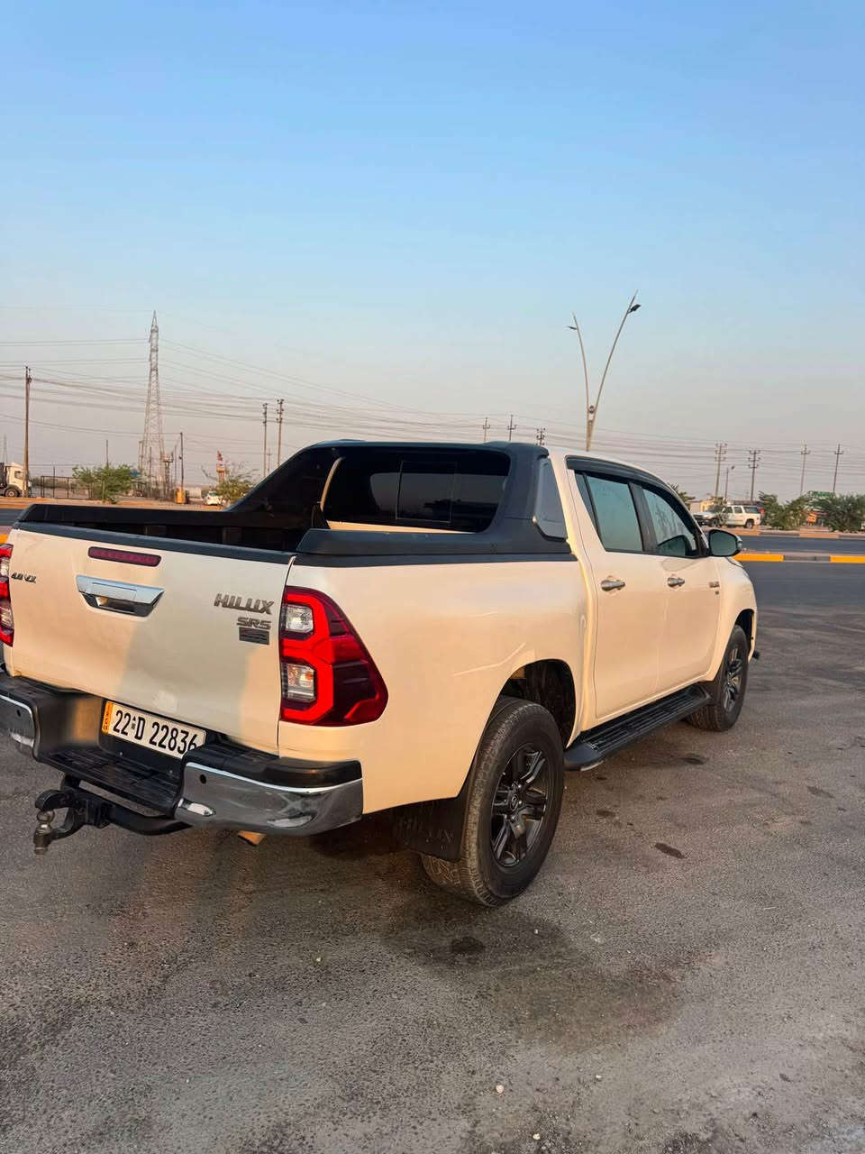 السلام عليكم
بيكب هايلوكس TRD 
محرك V6
موديل 2022
فور ويل
رقم اربيل الجديد توه مجدديها شركة سيد نهرو
جاهزة من كلشي اي نقص مابيها طخم تاير حدادة كير محرك تبريد كله جاهز
كفالة من ضربة وصبغ 
عدا باب الصندوك بارد
جاملق خلفي بارد وتكحيل بسيط
مكان السيارة : البصرة / الزبير
السعر 3دفاتر يعني 30000الف دولار وبيها مجال بسيط

للاستفسار *********** البصرة, العراق
