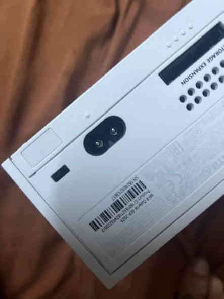 السلام عليكم شباب
جهاز اكس بوكس سيريس نظافه ٩٩٪؜. استخدام. قليل.  جداً شهر او اقل. بس هوه مشتري من ثلاث اشهر.   السعر ٤٠٠  + وياه هديه بطاريتين. وشاحنه كامله الهم. الجهاز ممفتوح وياه ايضاً حساب. وبي العاب.  كامل

للتواصل واتساب فقط ***********
