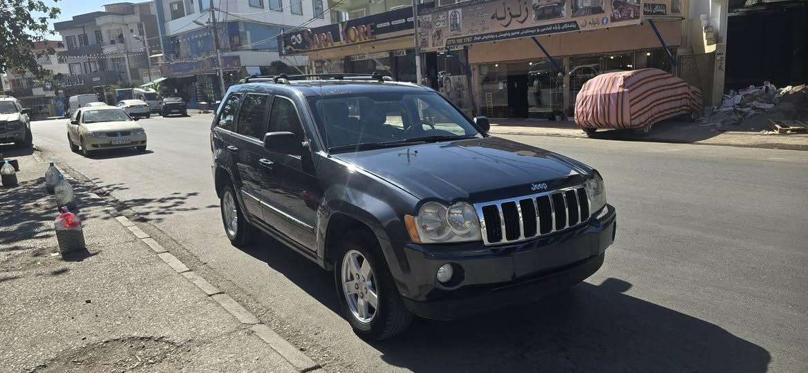 السلام عليكم ورحمه الله وبركاته
جيب لاريدو
2007
فووووول الفوووووول
كشنات جلد وكهرباااء
فتحه 
تدفئة مقاعد
تشغييييل عن بعد
گير محرك
بشررررط
السياره بدون بدوووووون اي ضرر
نص الچامرلاغات أمامي وشبر بجملاغ خلفي صبخ بدون داخل 
رقم سليمانيه الجديد
داخي رصاصي
السعر  بلااااااش بلااااااش 103وبيه مجال بسيط للشراي الجاد
مكانه سليمانية
الخاص مفتوح
للإستفسار ***********
