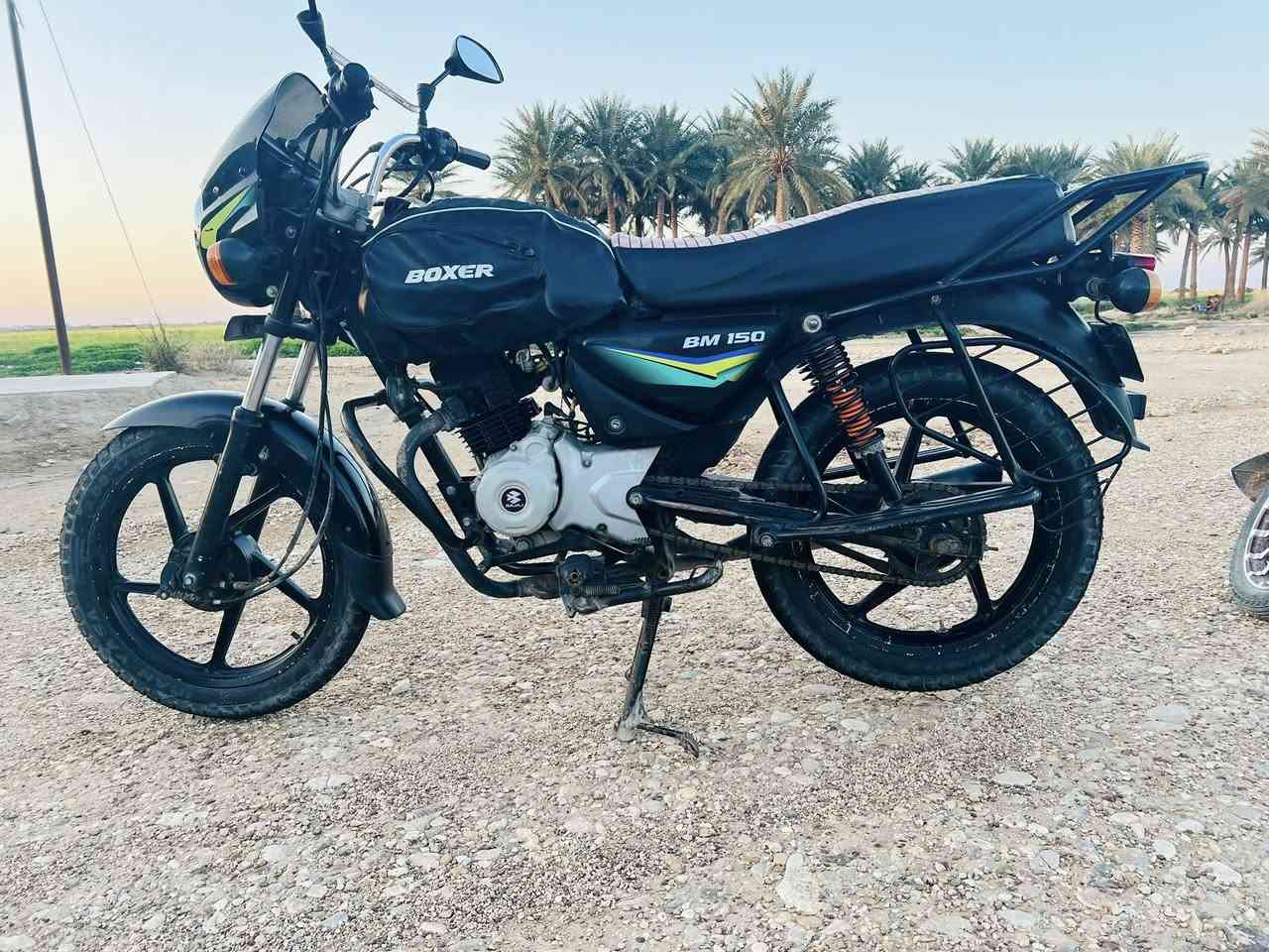 السلام عليكم بوكسر للبيع موديل 2021اوراق أصوليه مفتوح مره وحده تجفيت اصلي وتخم تاير الباقي كله مكفول العنوان ديالى بلدروز الاتصال عله الرقم ***********والسعر 850قفل
