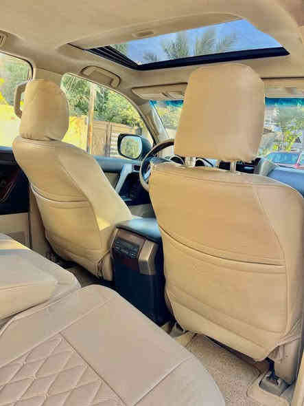 لاندكروز بـرادو كـويـتـي 6 سلندر ²⁰¹¹ لـلـبـيـع 
فـول موصفات الـسـعـر 270 ورقة وبيها مجال سعره مناسب جدآ لئن حيل نظيفة كيلو متر 150 فقط حقيقي  كير محرك صدر امامي خلفي مـكـفـول  موصفات . كويتي دبل تانكي مري شفط بصمة دخول ذكي ثلاجة ستة سلندر هوك سحب مثبت سرعة حساسات فتحه سقف بيها ملا حظة بسيطة جدآ  بارد بسيط بالجنطة وصبغ على كد شبر وبيها سونر والباقي كلة مكفول وبيها سونر  رقم وهزة جديد مشروع وطني تحويل وين ميعجبك . للتفاصيل اكثر الاتصال . *********** . *********** . أبو هيثم الجميلي . بغداد الدورة او حي الجامعة .
