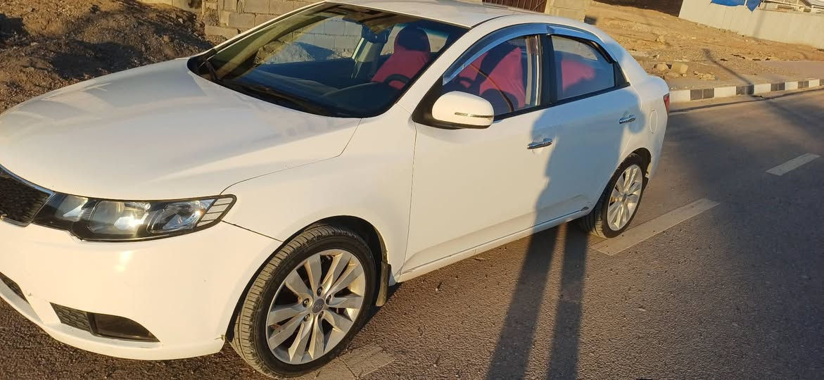 سلام عليكم ... للبيع فقط
كيا سيراتو ٢٠١٣ خليجي صبغ الباب الخلف السايق والسونار مرفق بالمنشور .. سنوية لل ٢٨ سيارة جاهزة بدون نقوصات مكان السيارة ديالى / جلولاء السعر ١٠٥ .. الاتصال على الرقم :  ***********
