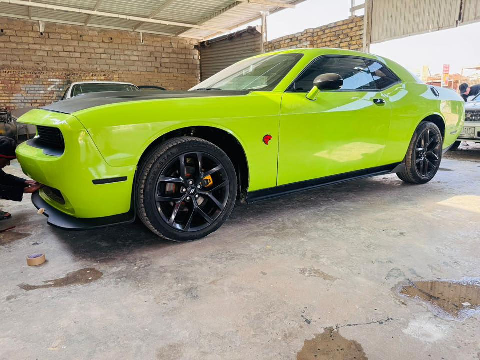 🟢 Dodge Challenger 2020 SXT 🟢
حجم المحرك V6 سلندر (3.6L)

لون تفاحي.      بلص

عداد المسافه 76الف mile

🔴)

🔴( السيارة رقم بغداد) 

🔴المواصفات :

بصمة تشغيل

بصمة أبواب

تشغيل عن بعد (Remote Start)

صندوق كهربائي

رادار جانبي (نقاط عمياء)

كشنات تحكم كهربائي

تحكمات + شفتات استيرن

حساسات خلفية+كاميرا

مانع انزلاق+ABS

Apple Car Play

Android Auto 

وضعيات القيادة Drive Modes

وبقية المواصفات مواصفات المعروفة

ضرر جاملغين وعليه كت كامل هلكات

كير و محرك شغل وطلع 

🔴(العنوان/ ناصريه)

🔴للاتصال/***********

سعره200 بيها مجال

سياره جديده ماتصرف عليه الف
