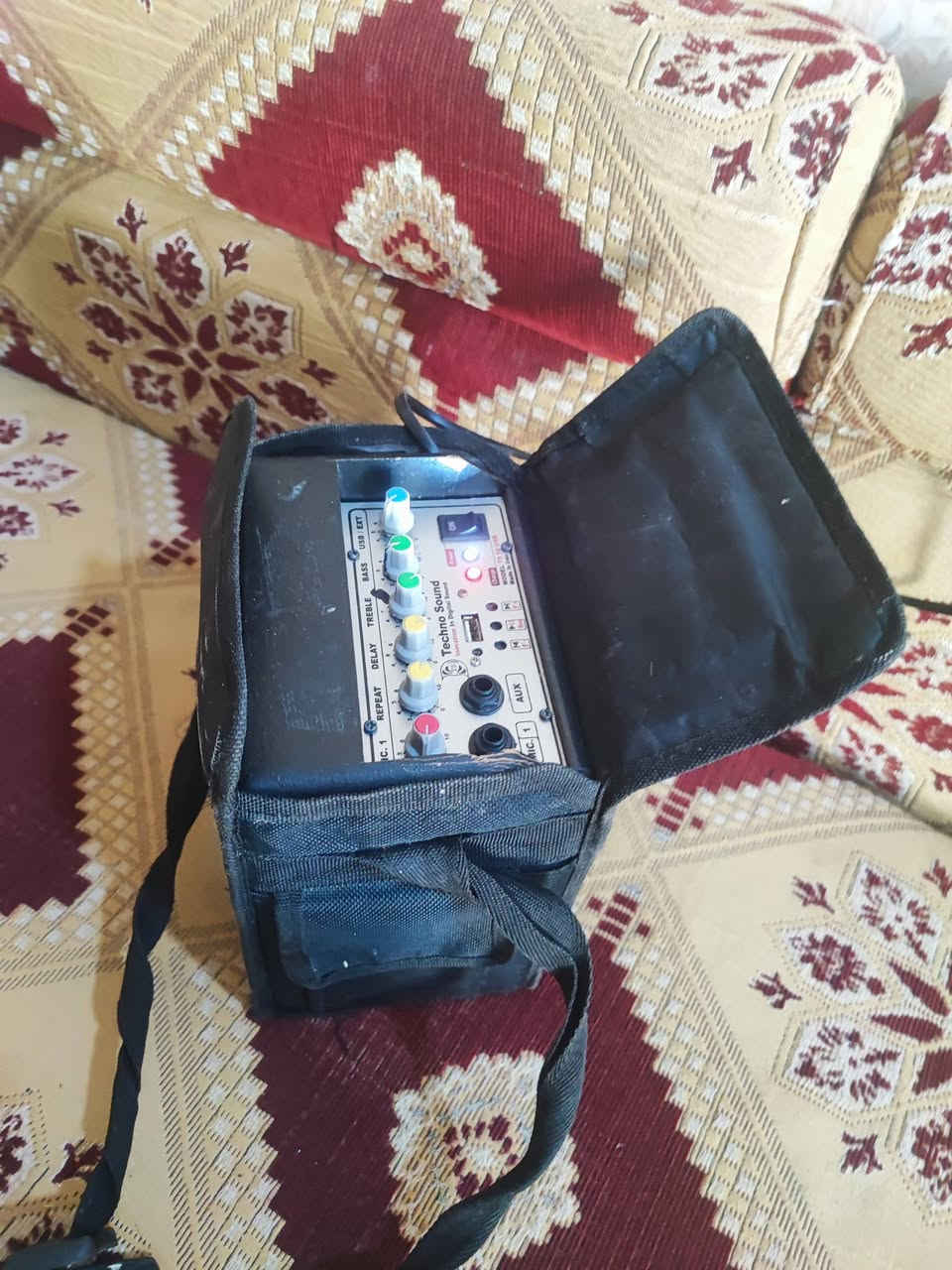 جهاز ملايه حجم زغير نوع تكنو ساوند السعر 40 الف موجود توصيل


**إذا كنت صاحب هذا الإعلان وتريد حذفه لأي سبب، رجاءا أرسل رسالة إلى الدعم الفني**