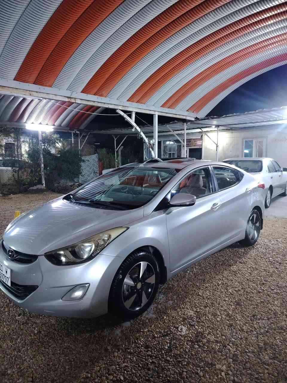 سلام عليكم للبيع النتره ٢٠١٤ خليجي فول فتحه شاشه كامره اشاير تحكم جهتين صاج مكينه ٢٠٠٠دوش جاهزه كير مكينه حداديه تخم تاير بيه صبغ بصفحة السايق بدون اي داخل توحيد لون ٩٨$ رقم بغداد دولي 
مكاني بابل ***********
