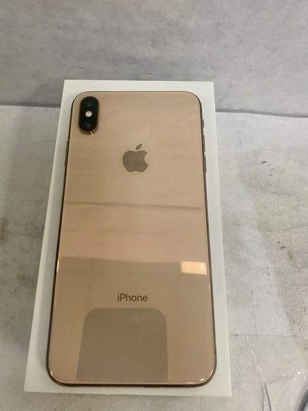 ايفون اكس ماكس بطاريه 79 مكفول ممبدل بي شي ذاكرته 256 شرق اوسط سعره 250)***********
