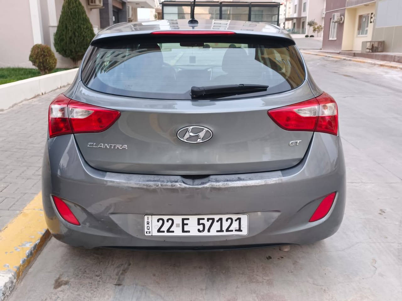 هيونداي النترا هاج باك 2017 
ماشيه 180 وارد أمريكي صبغ جاملغ أمامي
، أيمن وربع الباب الأمامي الأيمن 
محرك وكير مكفول ما مفتوح
عنوان أربيل ***********
